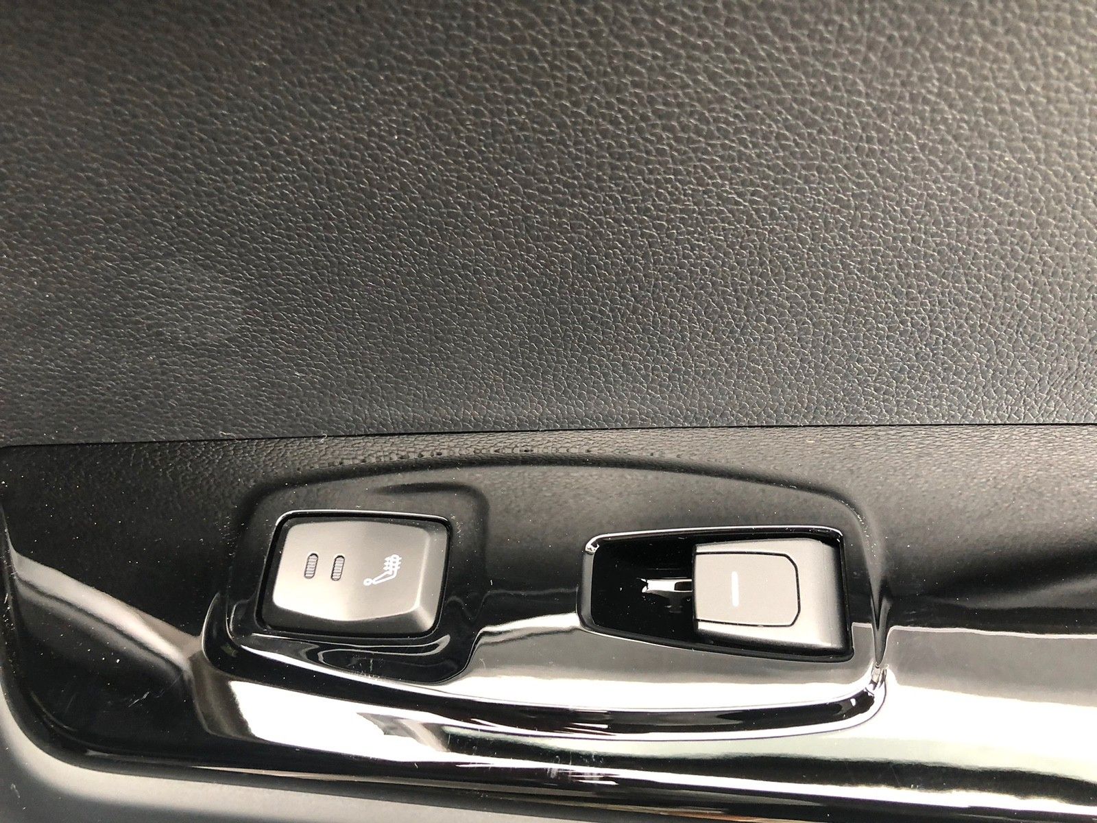 Fahrzeugabbildung Ssangyong Torres EVX PLATINUM WÄRMEPUMPE+NAVI+