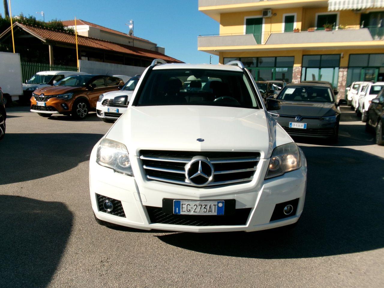 Mercedes-Benz GLK200 2011 — rear view