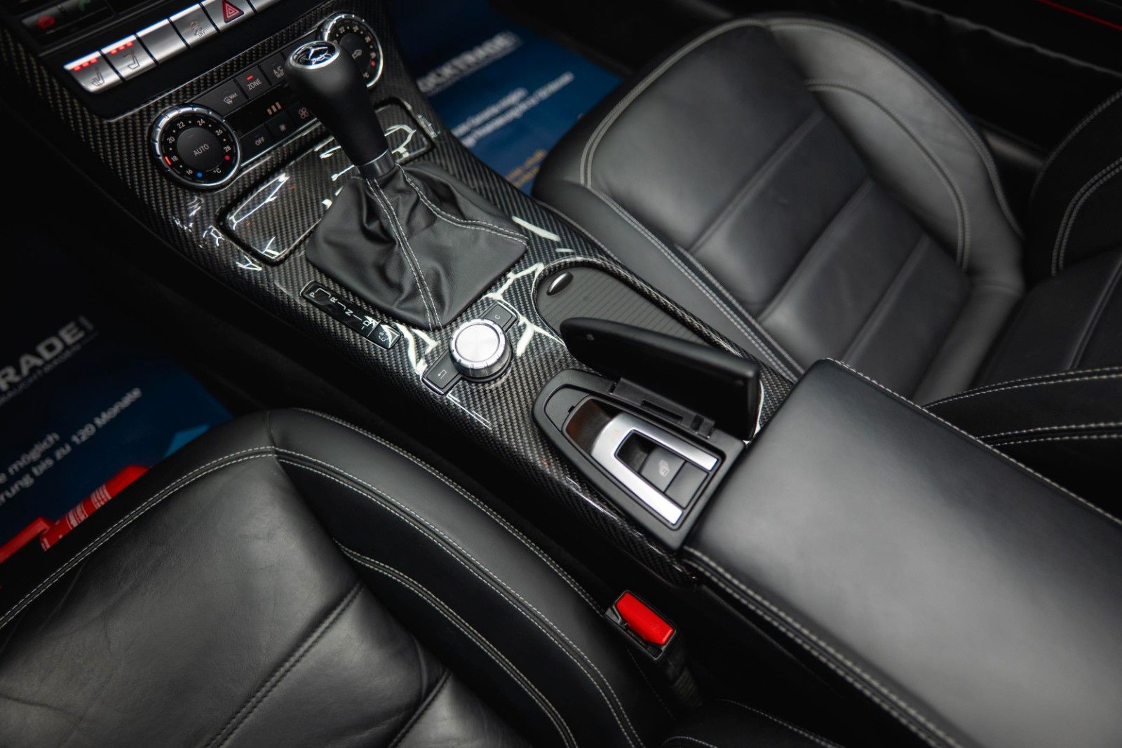 Fahrzeugabbildung Mercedes-Benz SLK 55 V8 AMG Roadster Carbon | Service NEU