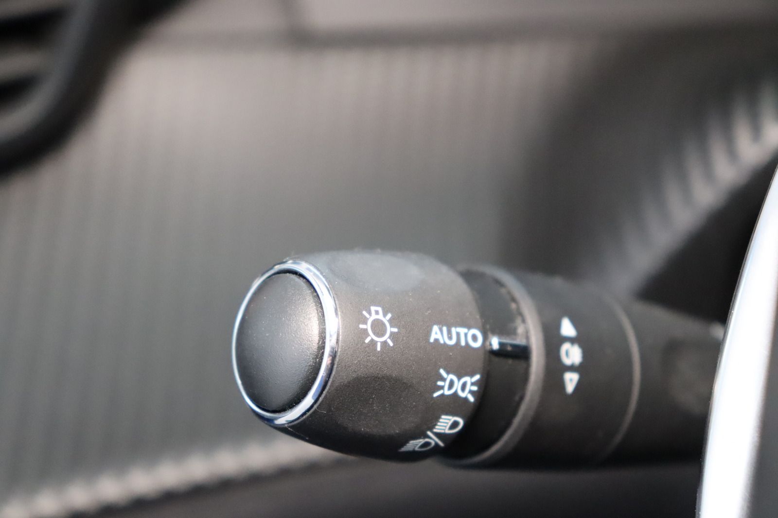 Fahrzeugabbildung Peugeot 208 1.2i Allure Pack * HU / AU neu