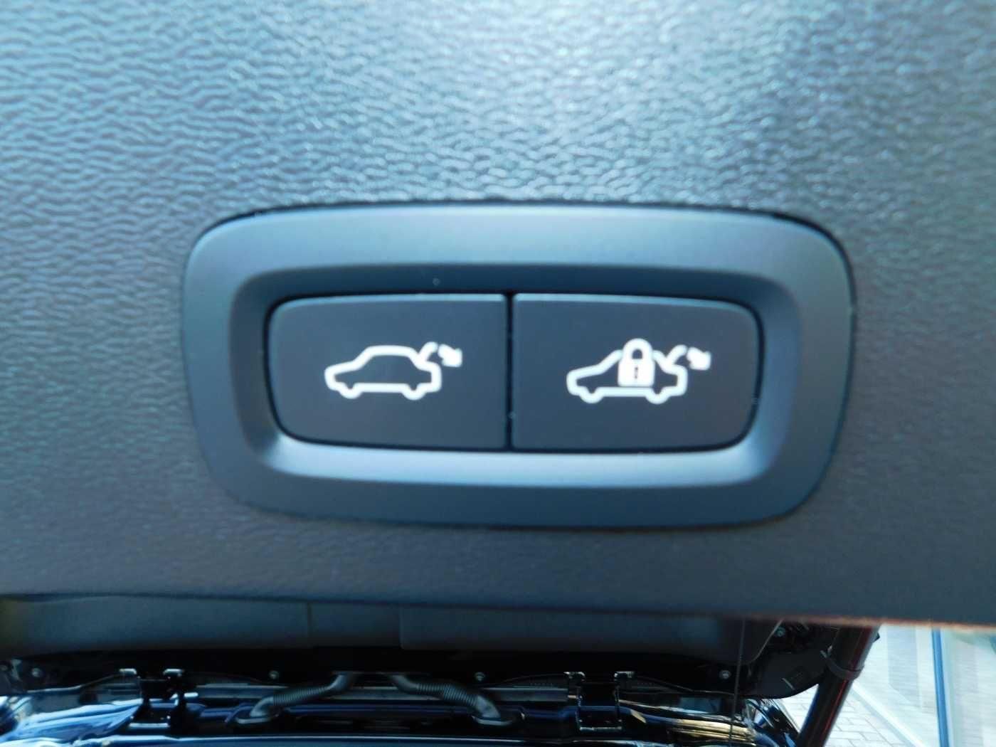 Fahrzeugabbildung Volvo XC40 Recharge 78 kWh Twin Motor Plus