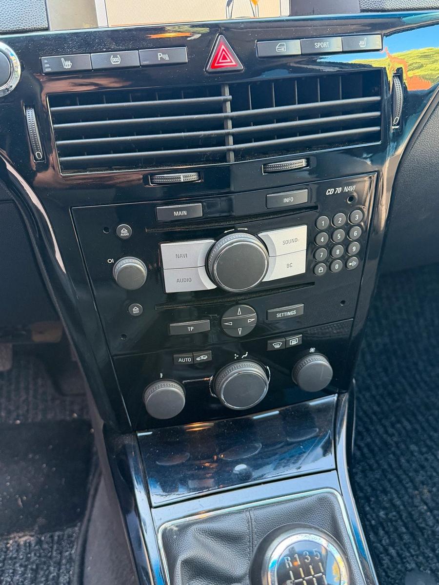 Opel Astra 2008 — photo 13