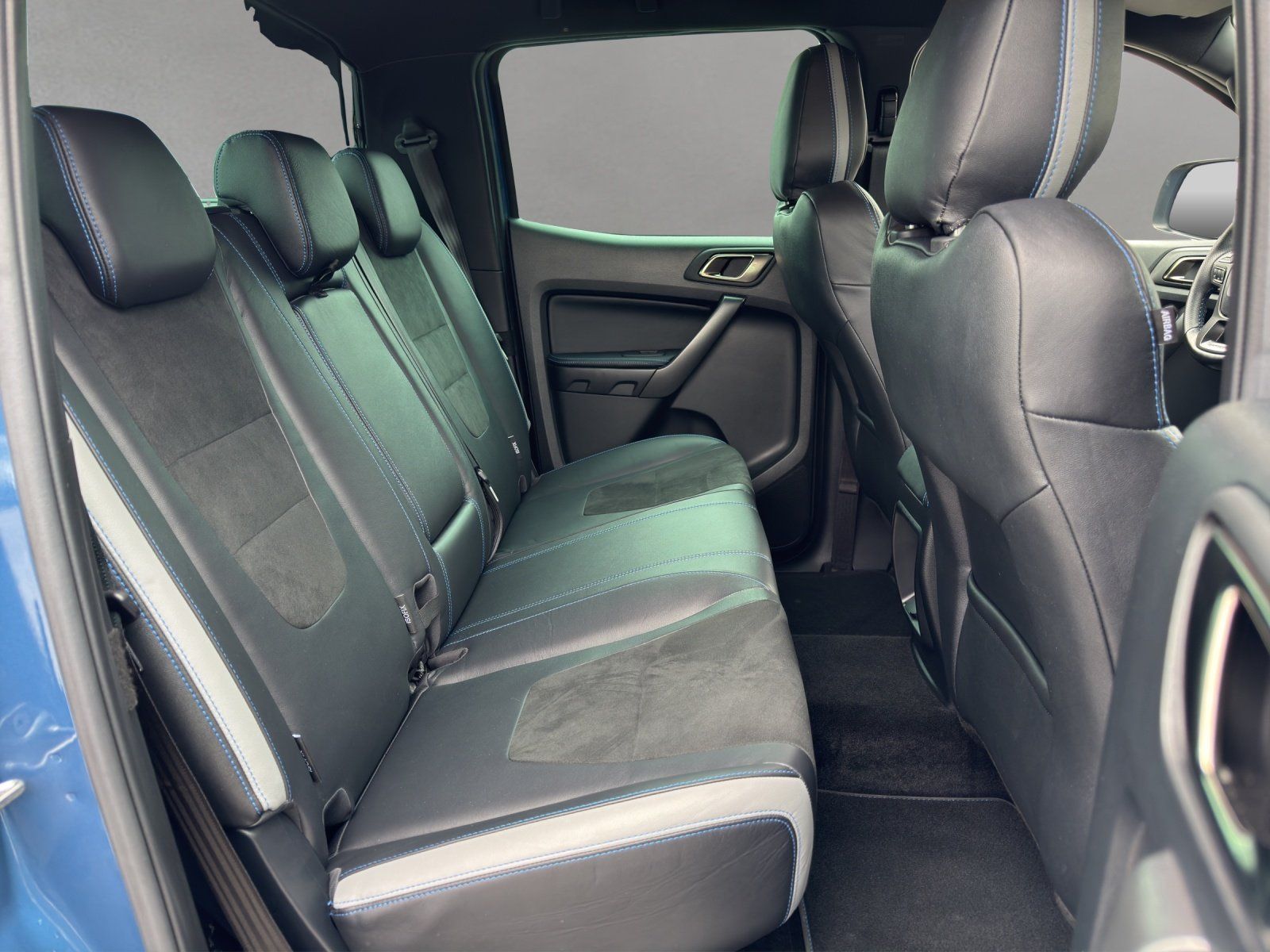 Fahrzeugabbildung Ford Ranger 2.0 TDCi Raptor 4x4 DoKa/ST-HZG/AHK/CAM/