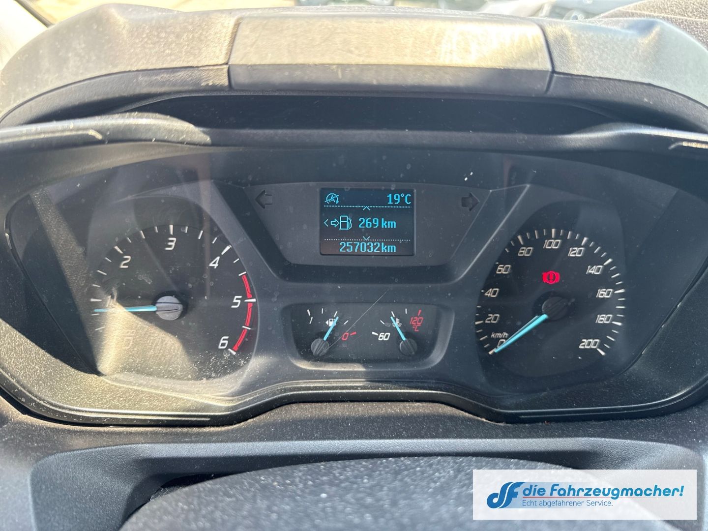 Fahrzeugabbildung Ford Transit Custom 310 L1 Trend Temp Tel.-Vorb. *303