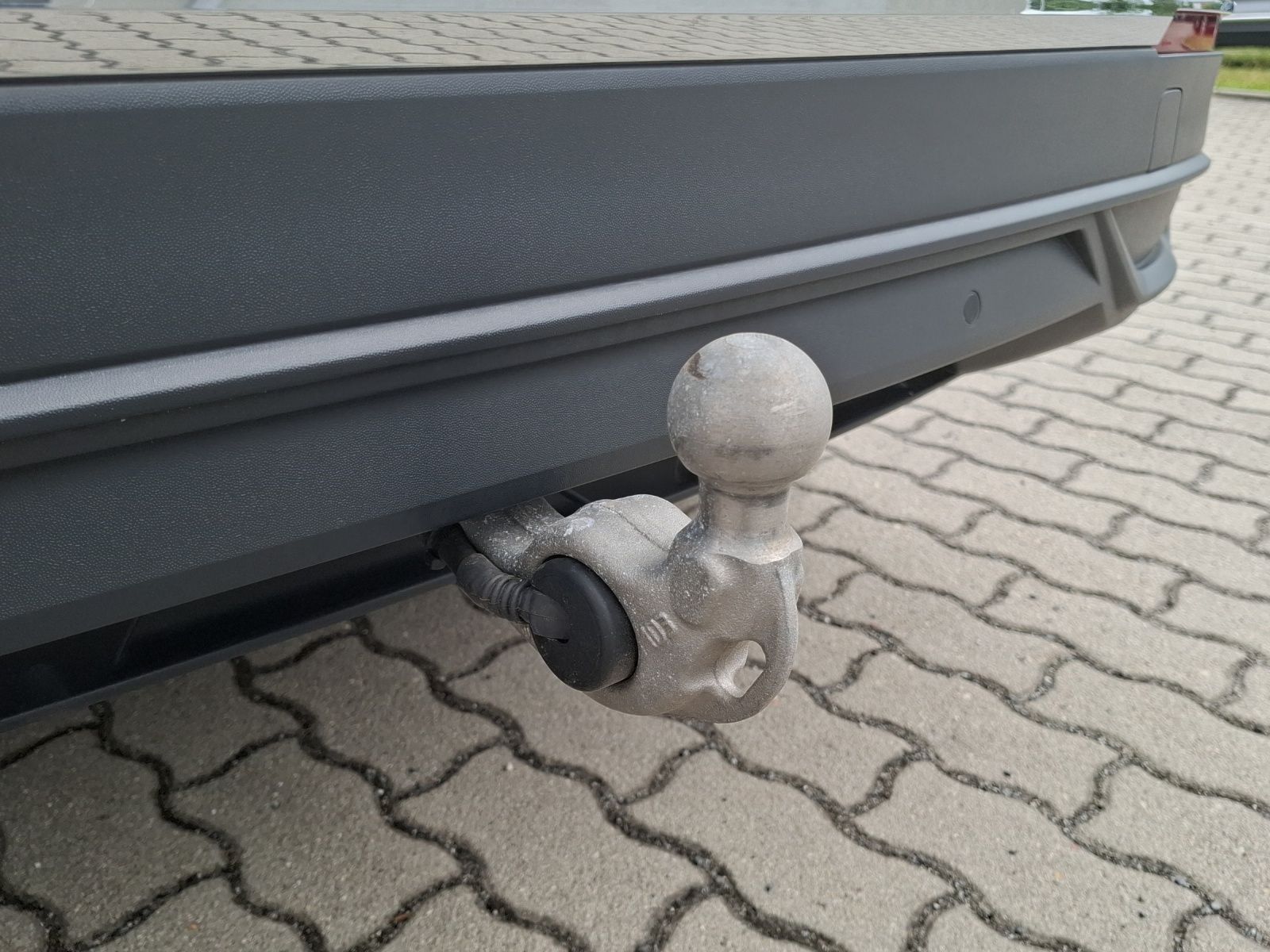 Fahrzeugabbildung Volkswagen Tiguan TSI Life DSG LED AHK Navi ACC RFK SH