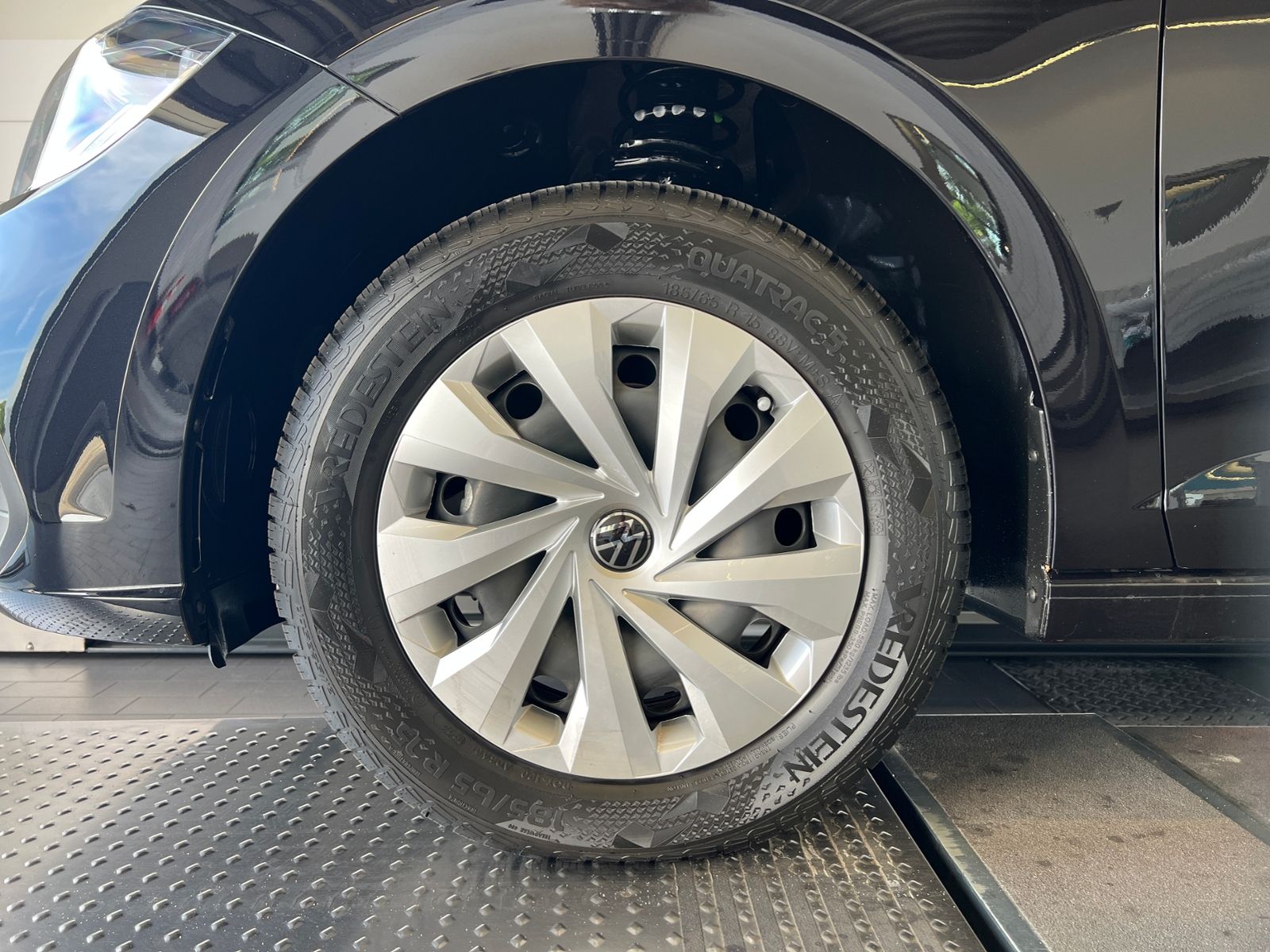 Fahrzeugabbildung Volkswagen Polo Life 1.0 *LED, Climatronic, Sitzhzg., App-C