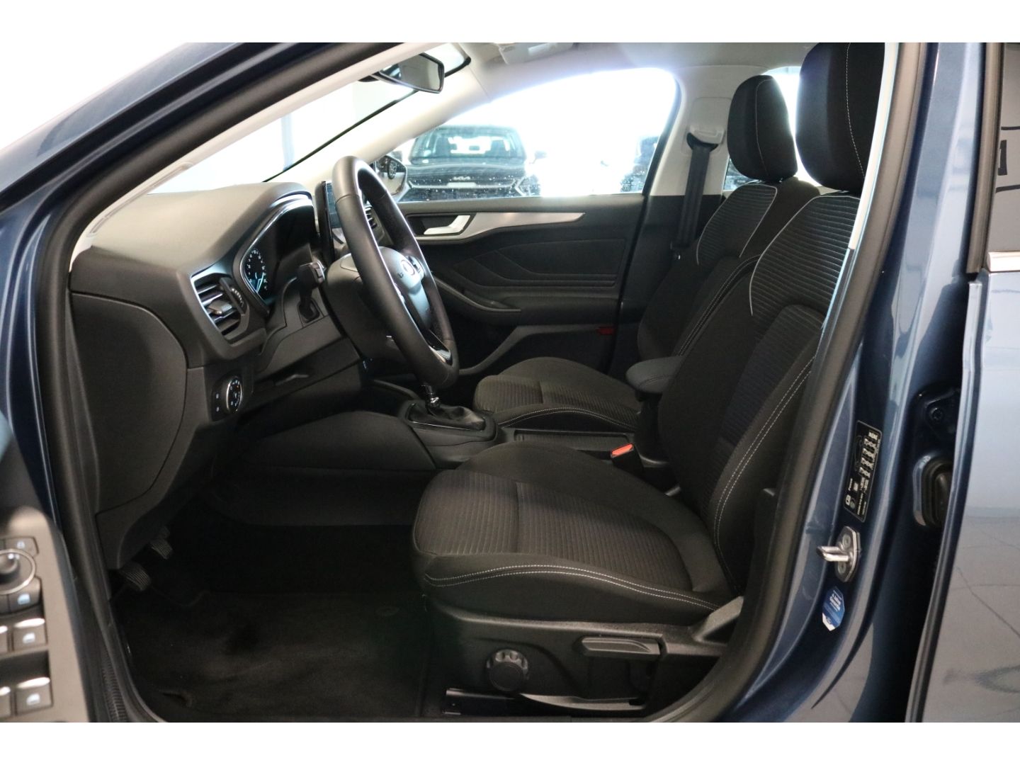 Fahrzeugabbildung Ford Focus Turnier Titanium Tempomat SpurhalteASS LED