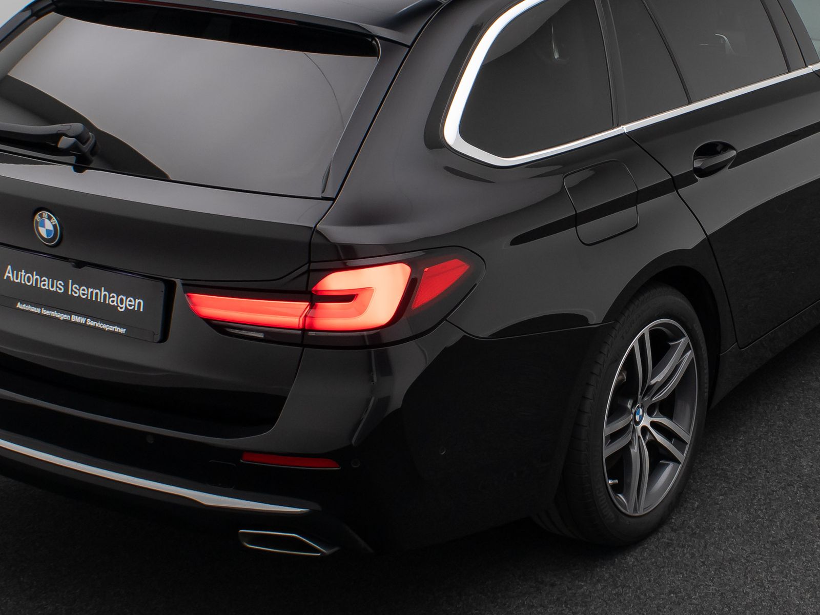Fahrzeugabbildung BMW 530i xD Luxury Line 4xKlima AHK Kamera DAB Alarm