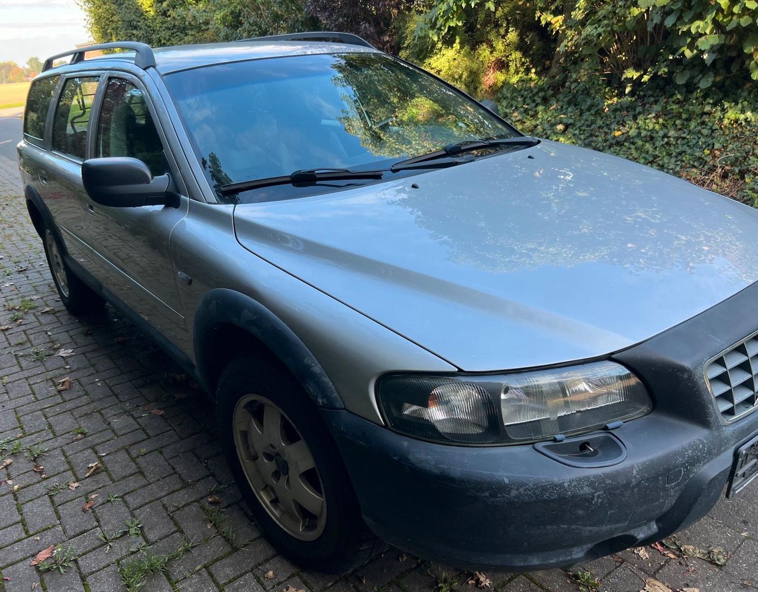 Volvo XC70 2004 — interior