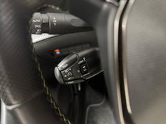 PEUGEOT 208 e- GT Panorama Navi Digitales Cockpit LED AC
