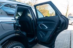 AUDI Q5 2.0 TDI quattro/ S LINE/ BUSINESS/ AHK/ 21" AUDI Q5 2.0 TDI quattro/ S LINE/ BUSINESS/ AHK/ 21"