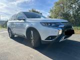 Mitsubishi Outlander 2.0 MIVEC Diamant+ ClearTec 2WD CV... - gebrauchte Mitsubishi Outlander aus dem Jahr 2020