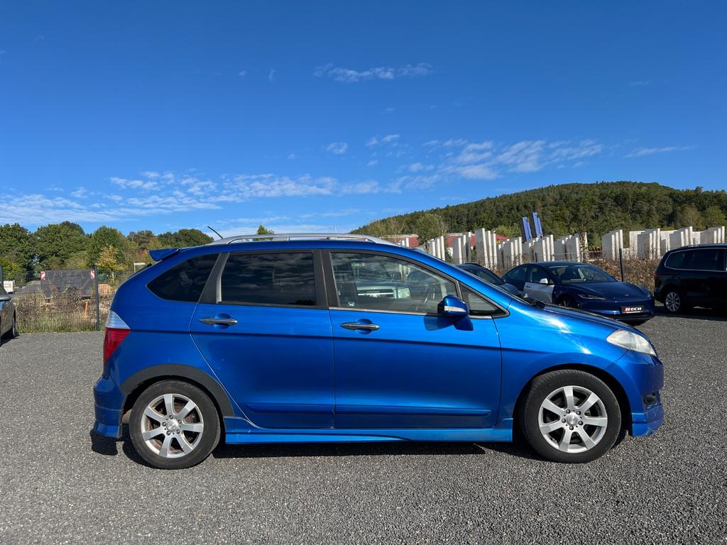Honda FR-V
