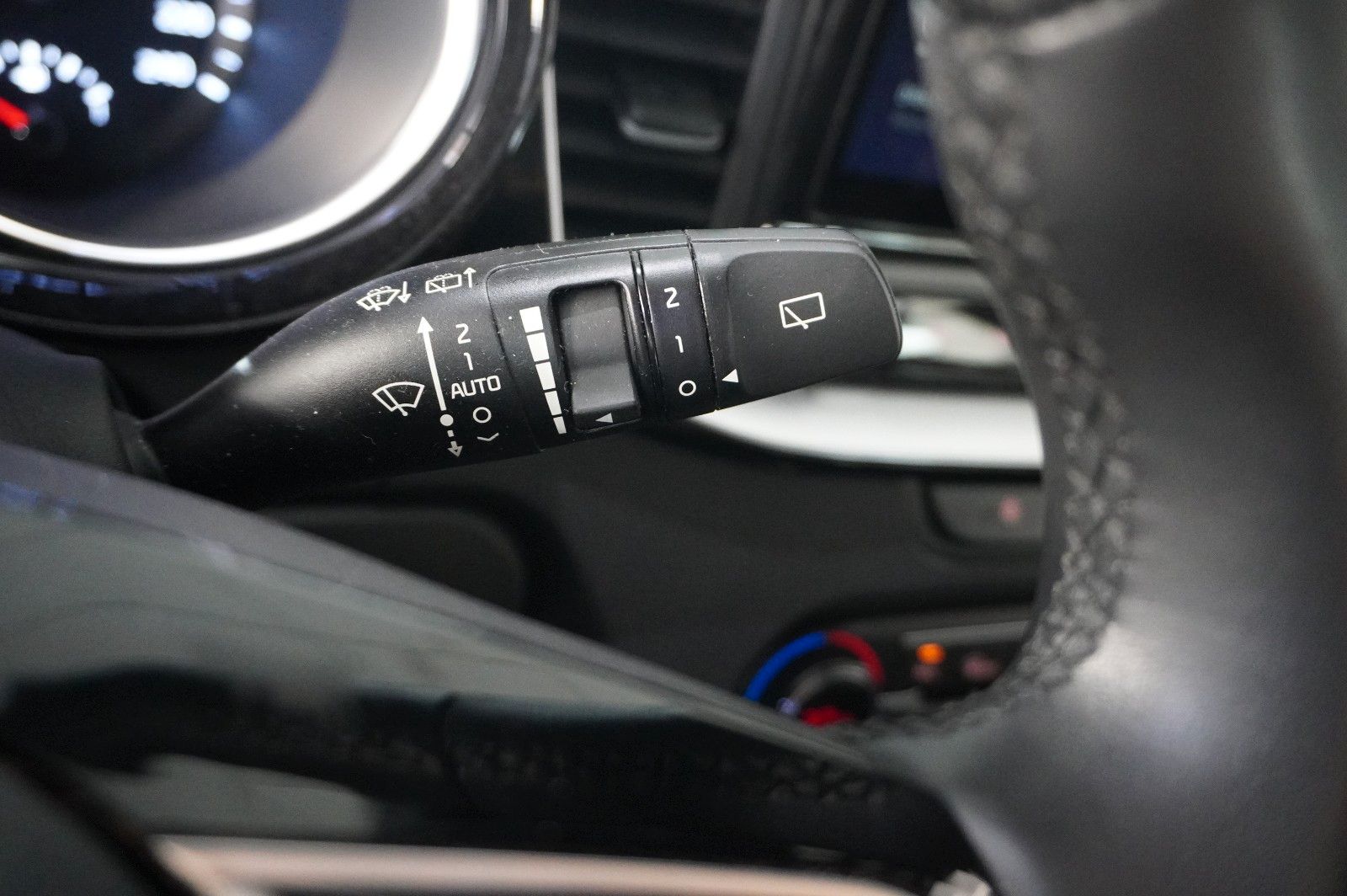 Fahrzeugabbildung Kia cee'd Sportswagon 1.6 CRDI DCT NAVI/LED/KAMERA