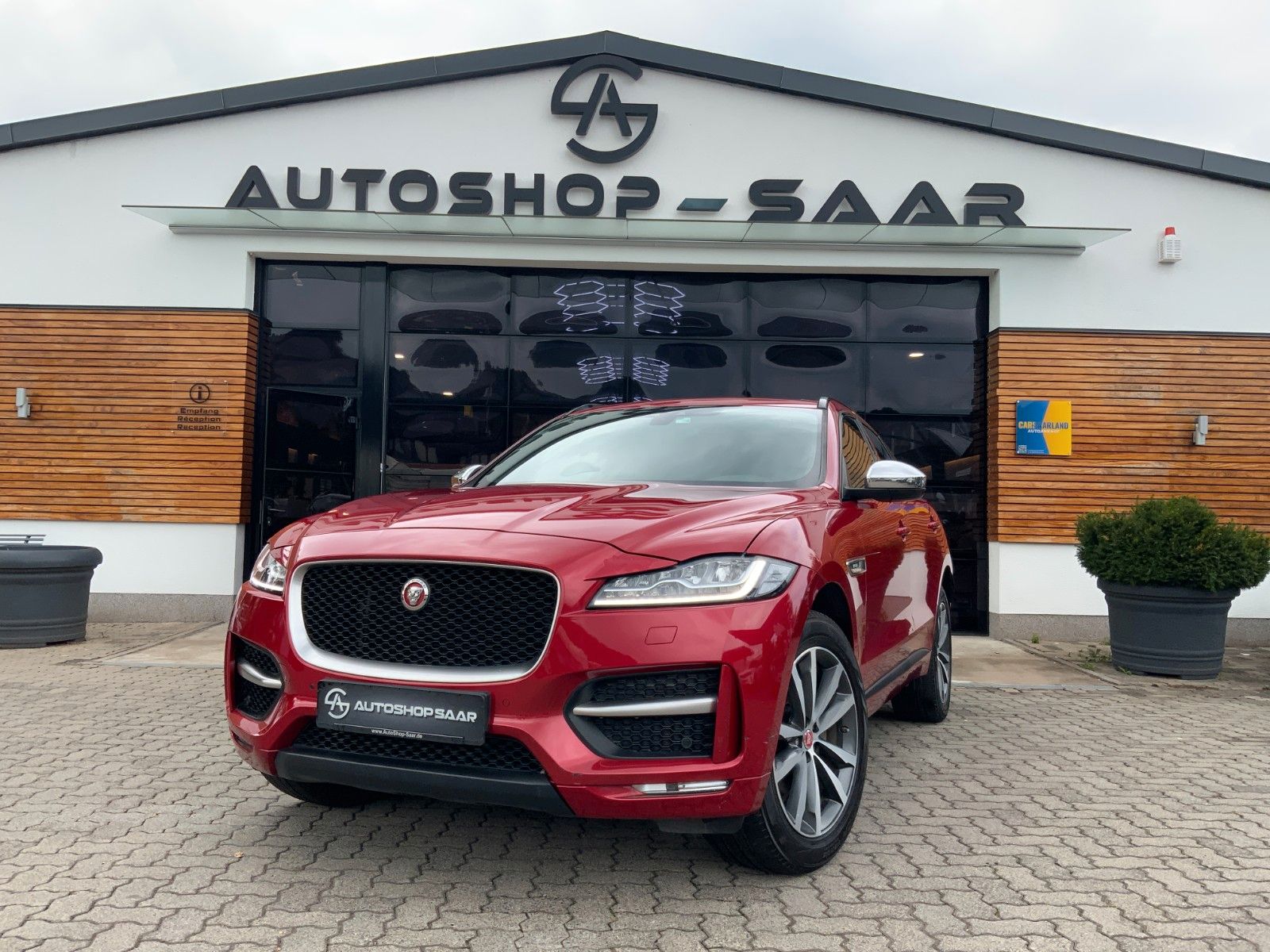 JAGUAR F-Pace