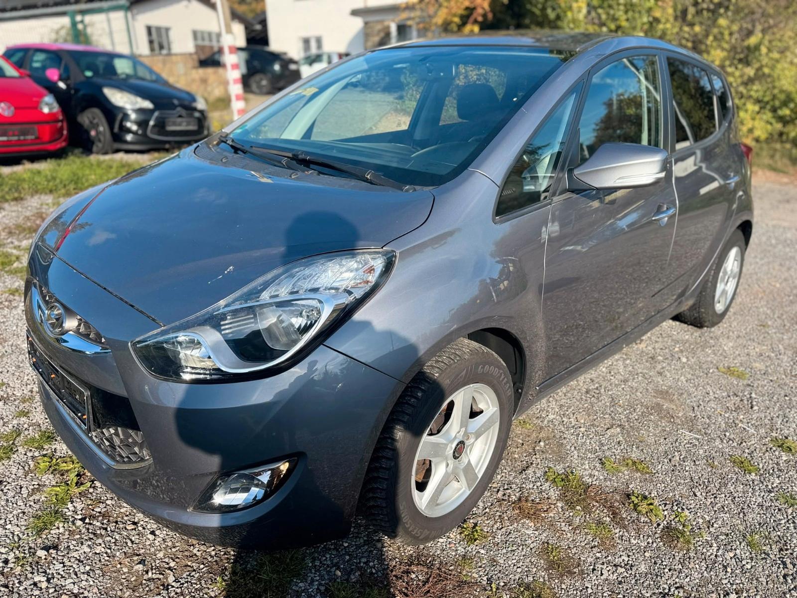 Hyundai ix20 2011 — rear view