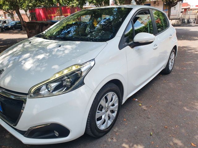 Peugeot 208 BlueHDi 75 5 porte Allure anno 2017