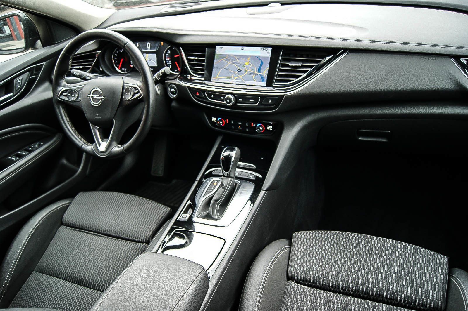 Fahrzeugabbildung Opel Insignia Sports Tourer 1.5T INNOVATION LED NAVI