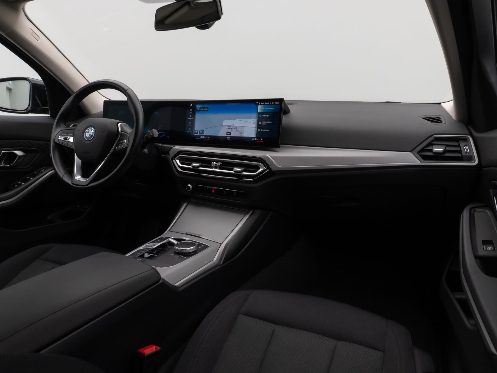 Fahrzeugabbildung BMW 330e DAB CockPit+ Lordos PDC Geschwindigkeitsreg