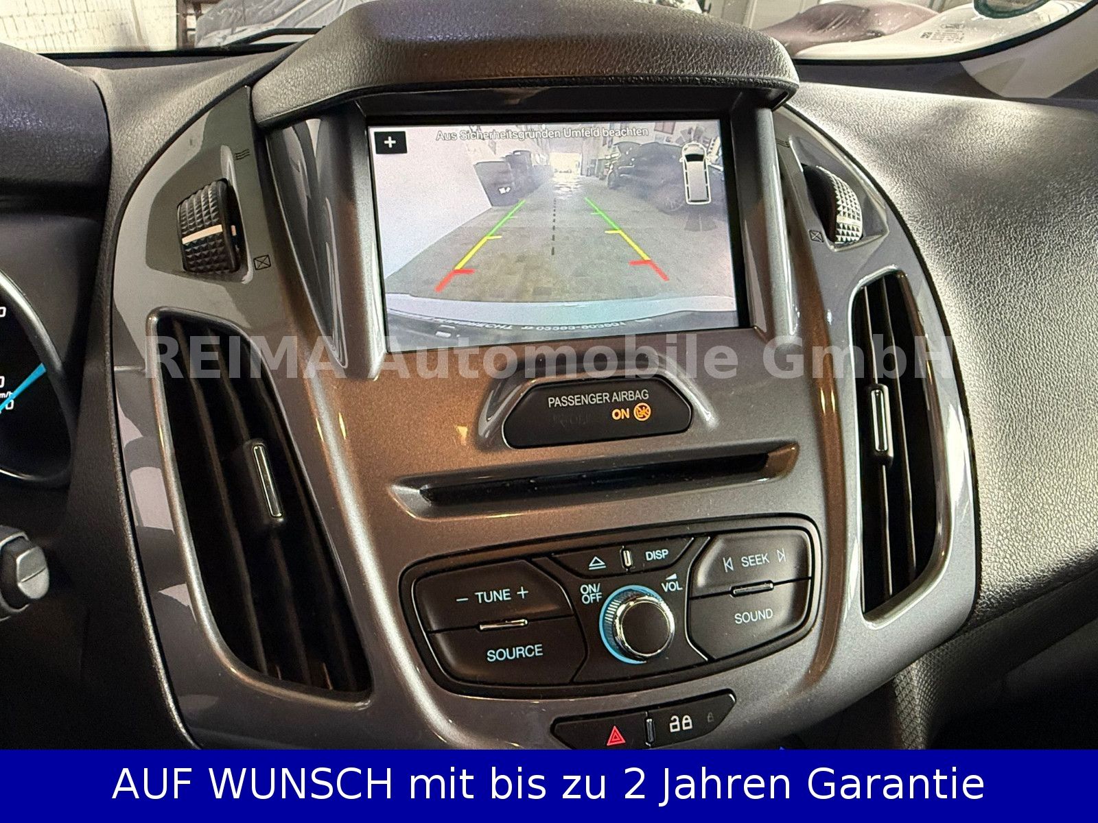 Fahrzeugabbildung Ford Tourneo Connect L2 1,5 D Automatik, Pano, Navi
