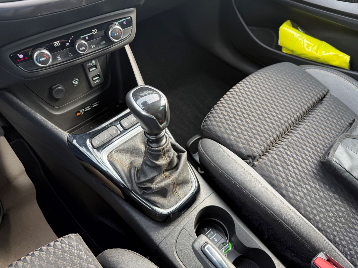 Fahrzeugabbildung Opel Crossland Ultimate SHZ+LZ+Kamera+HeadUp-Display