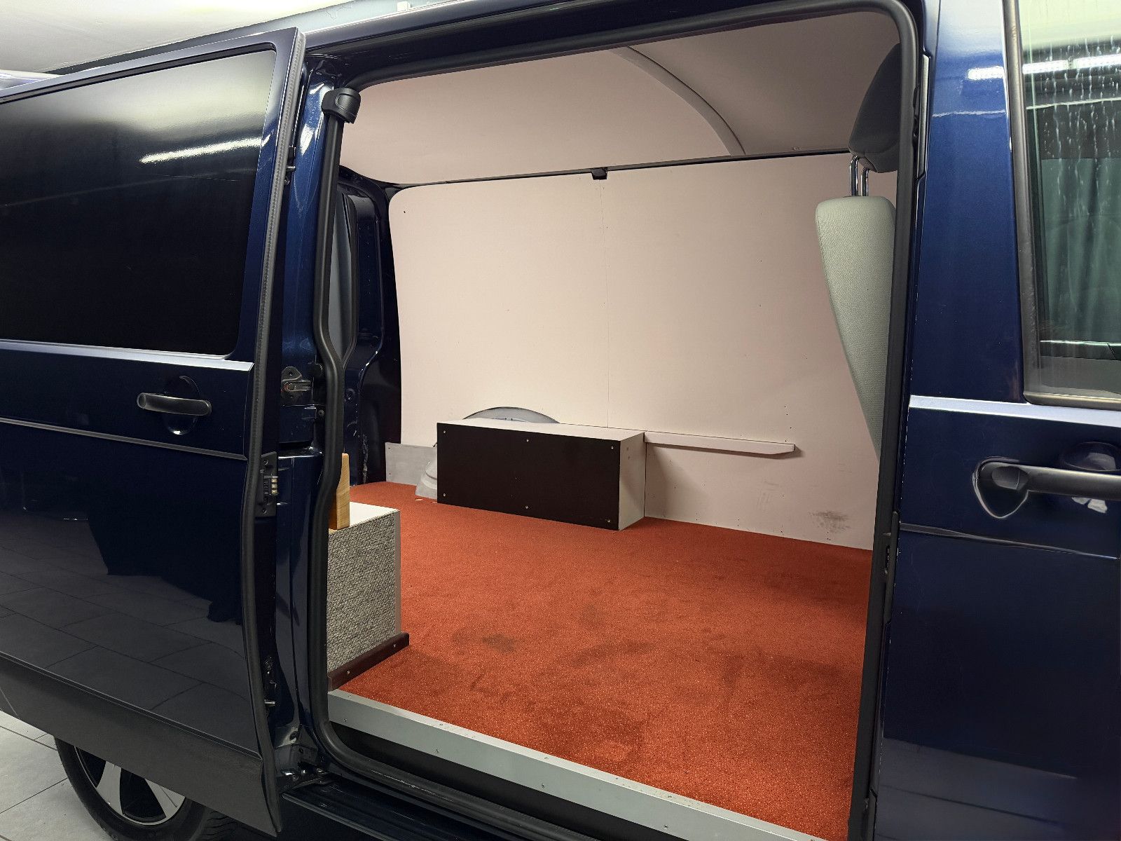 Fahrzeugabbildung Volkswagen T5 Transporter Kasten |KLIMA|1.HAND|RECARO|UMBAU
