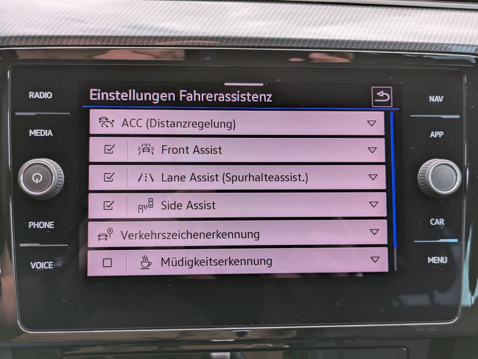 Fahrzeugabbildung Volkswagen Passat 2.0 TDI 2x R-Line MATRIX*KAMERA*ACC*NAVI