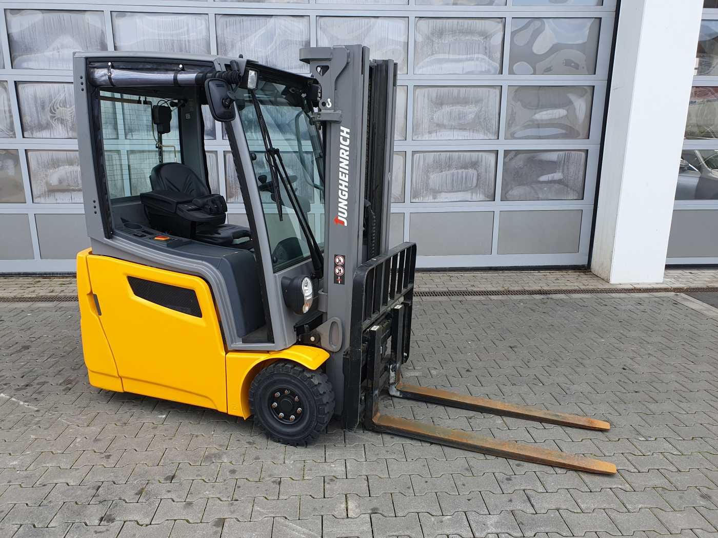Fahrzeugabbildung Jungheinrich EFG 215 / Triplex: 4.25m! / SS / nur 1.368h!