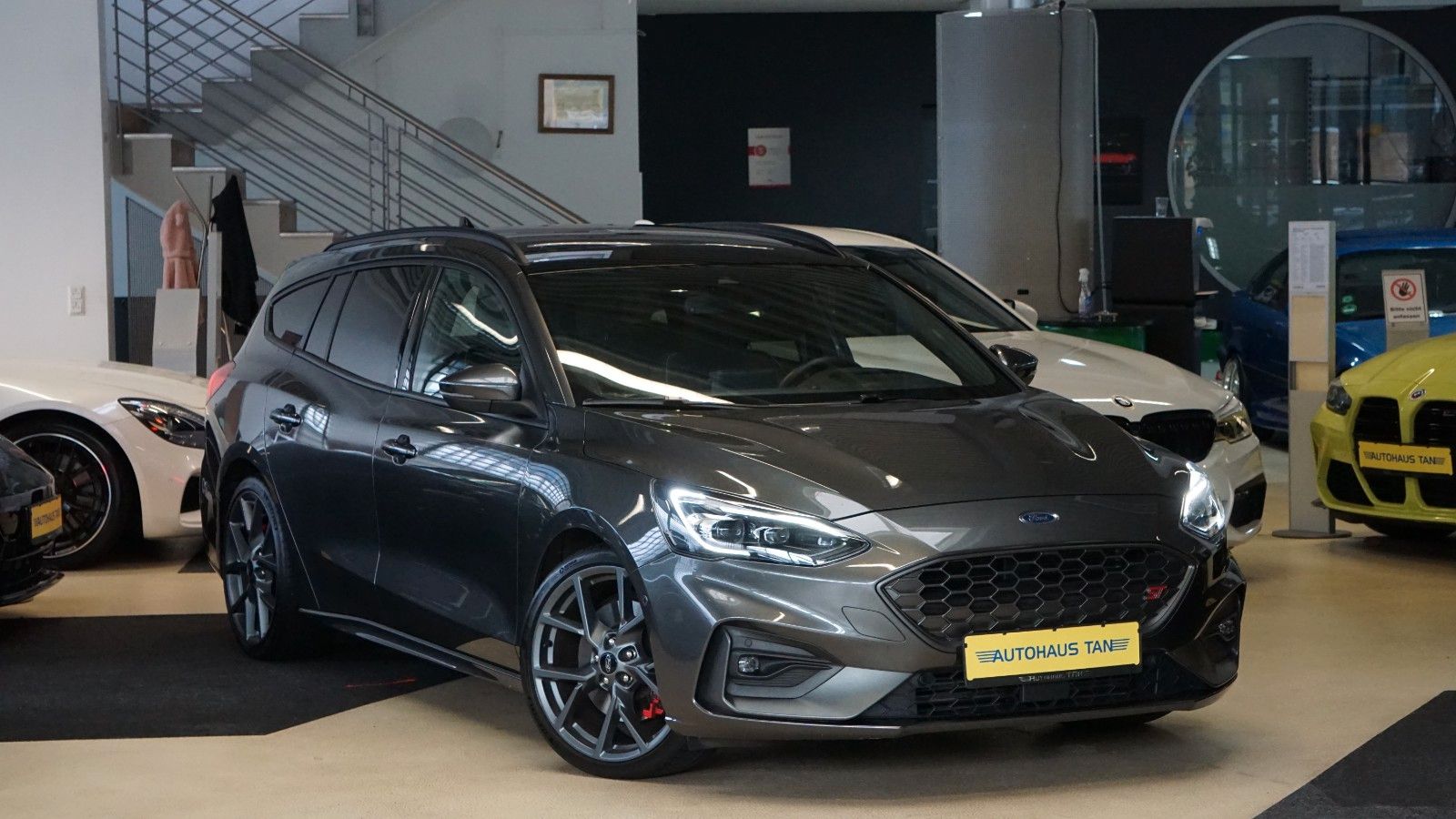 Fahrzeugabbildung Ford Focus Turnier ST * RECARO * PERFORMANCE *