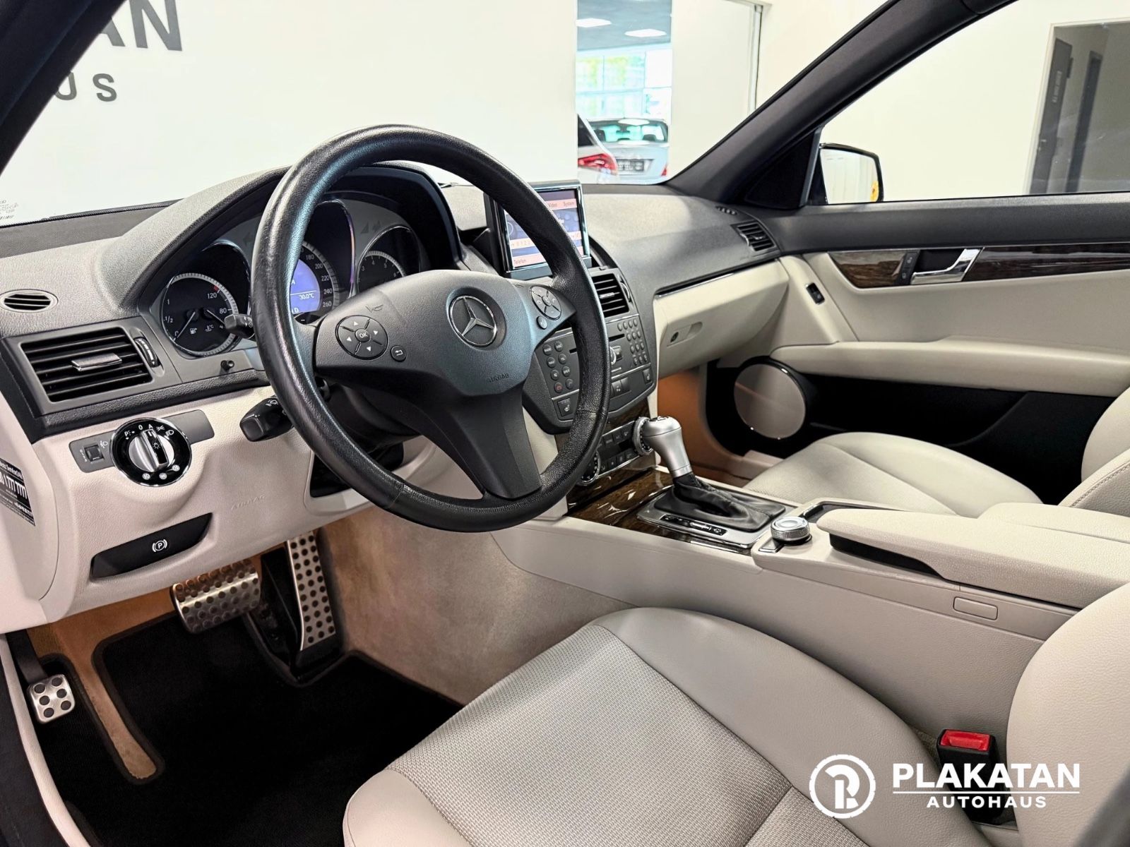 Fahrzeugabbildung Mercedes-Benz C 200 Kompressor AMG Paket Xenon Navi