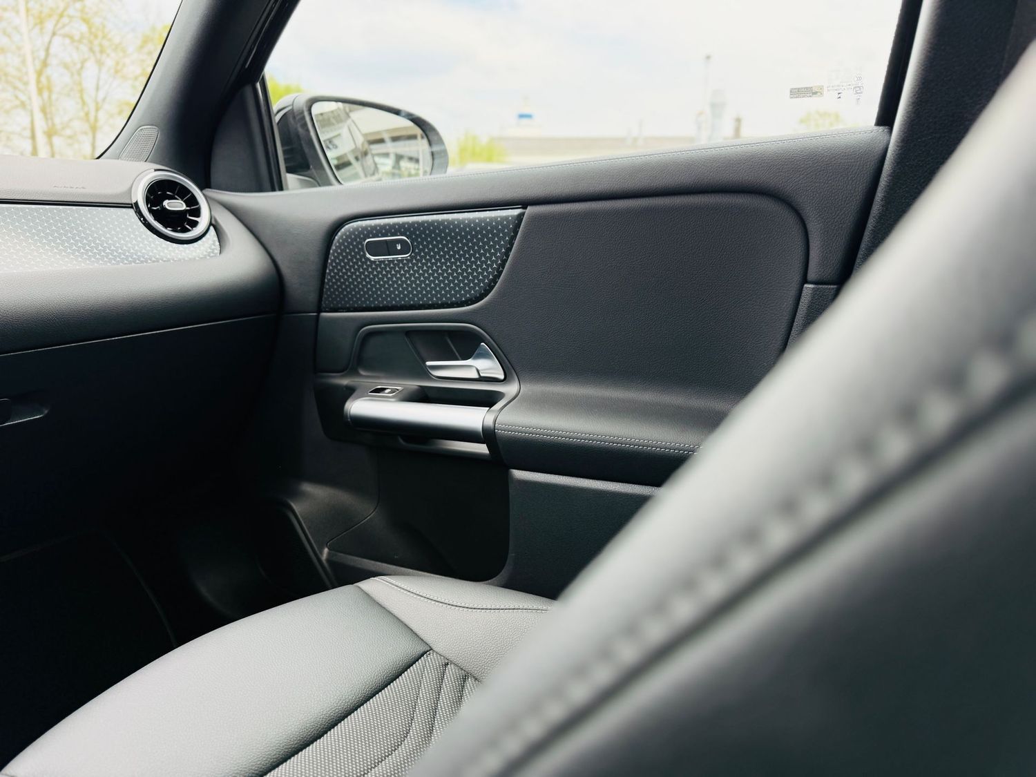 Fahrzeugabbildung Mercedes-Benz GLA 200 d PROGRESSIVE, AHK schw., LED, RFK, PTS,
