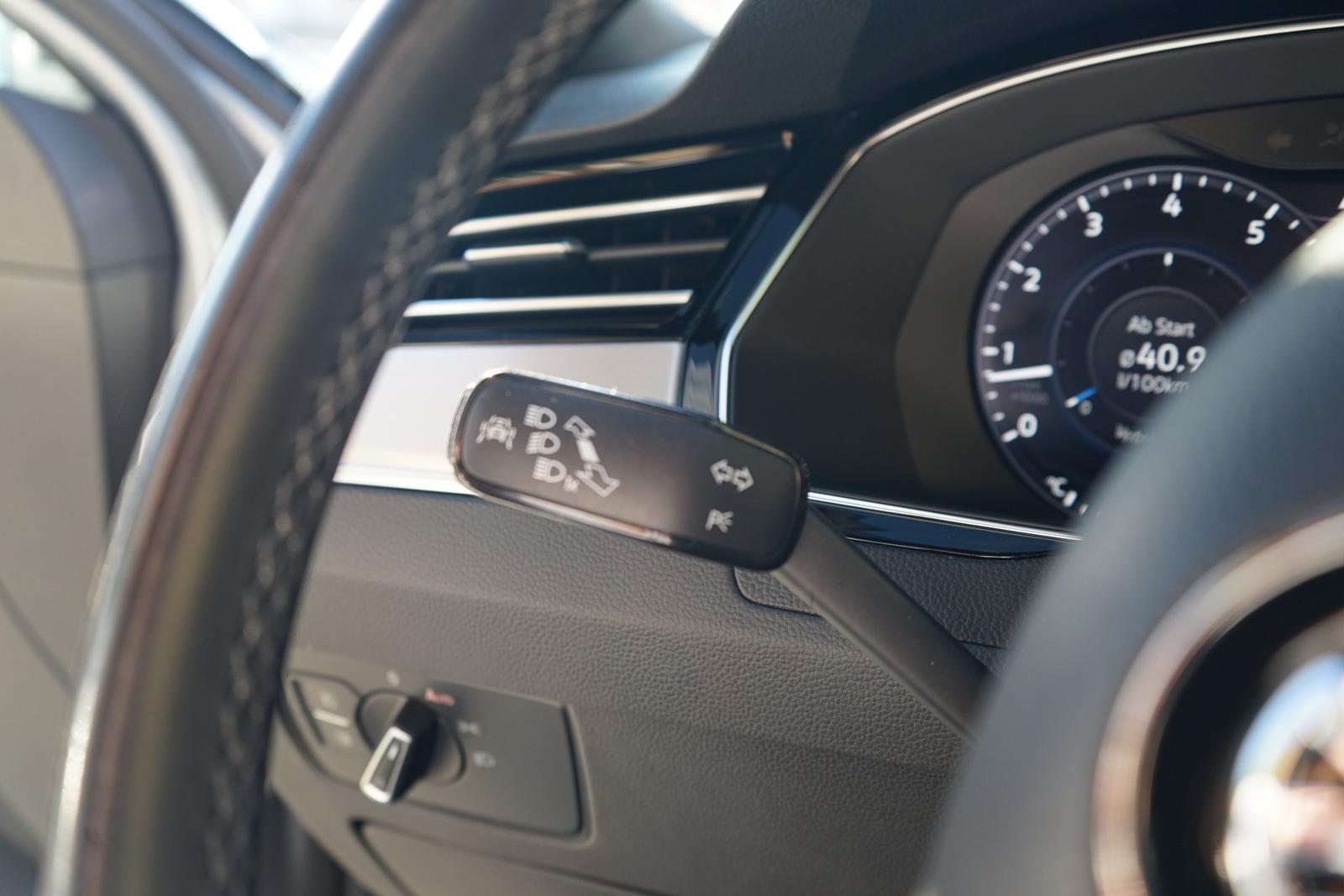 Volkswagen Passat Variant 1.8 TSI DSG R-Line LED Navi ACC