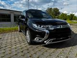 Mitsubishi Outlander 2.4 Plug-in Hybrid Top - scheckheftgepflegte Mitsubishi Plug-in Hybrid Outlander