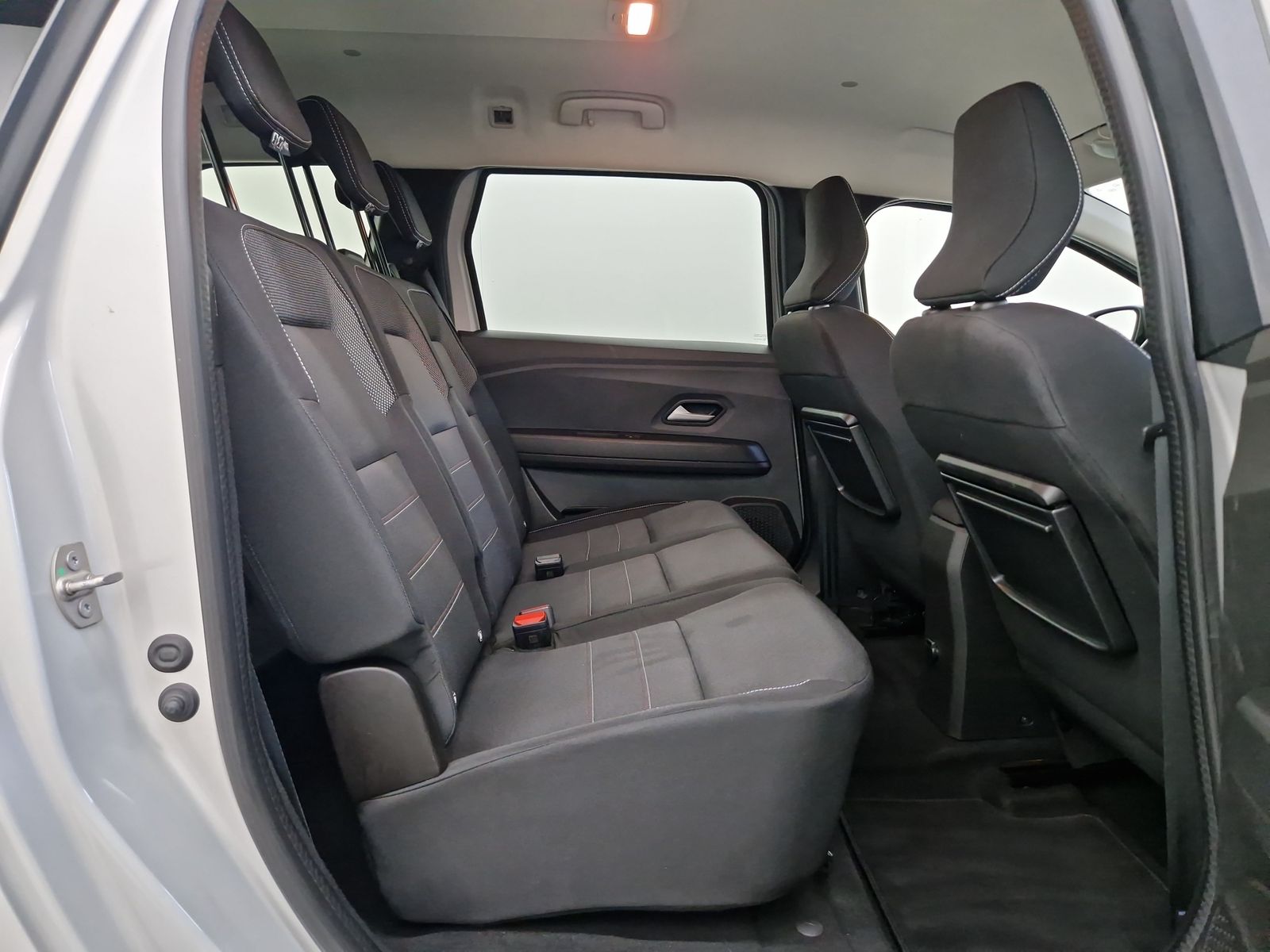 DACIA Jogger TCe 100 Eco-G Extreme+ Navi SHZ – Bild 11