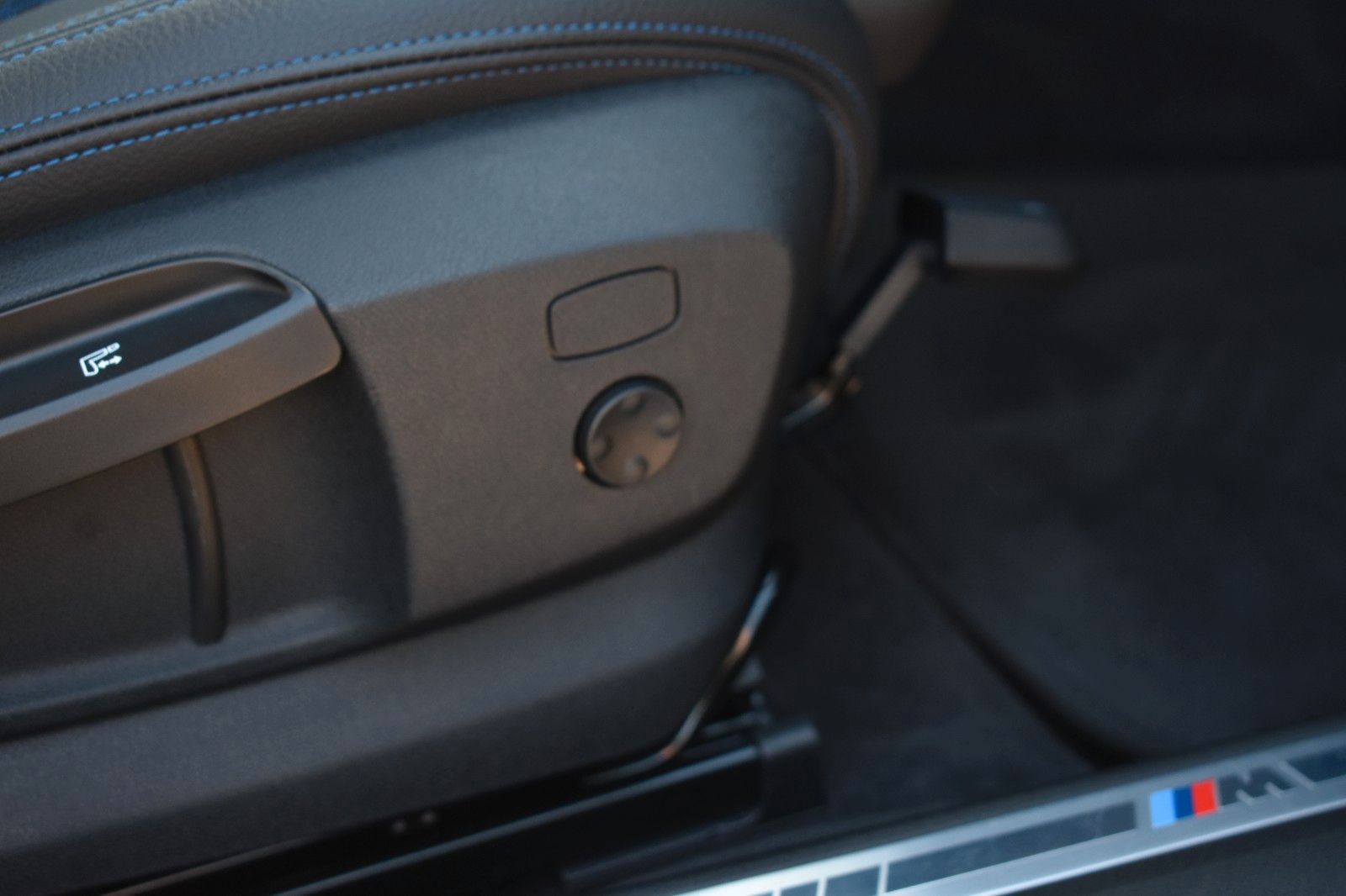 Fahrzeugabbildung BMW 218 i Gran Coupe M Sport Shadow