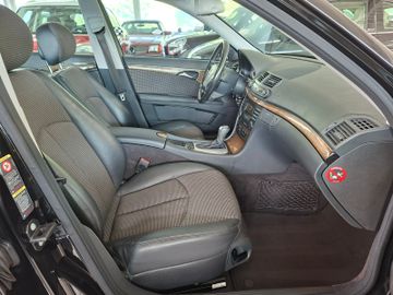 Mercedes E 200 - 11