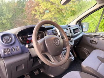 Opel Vivaro - 10