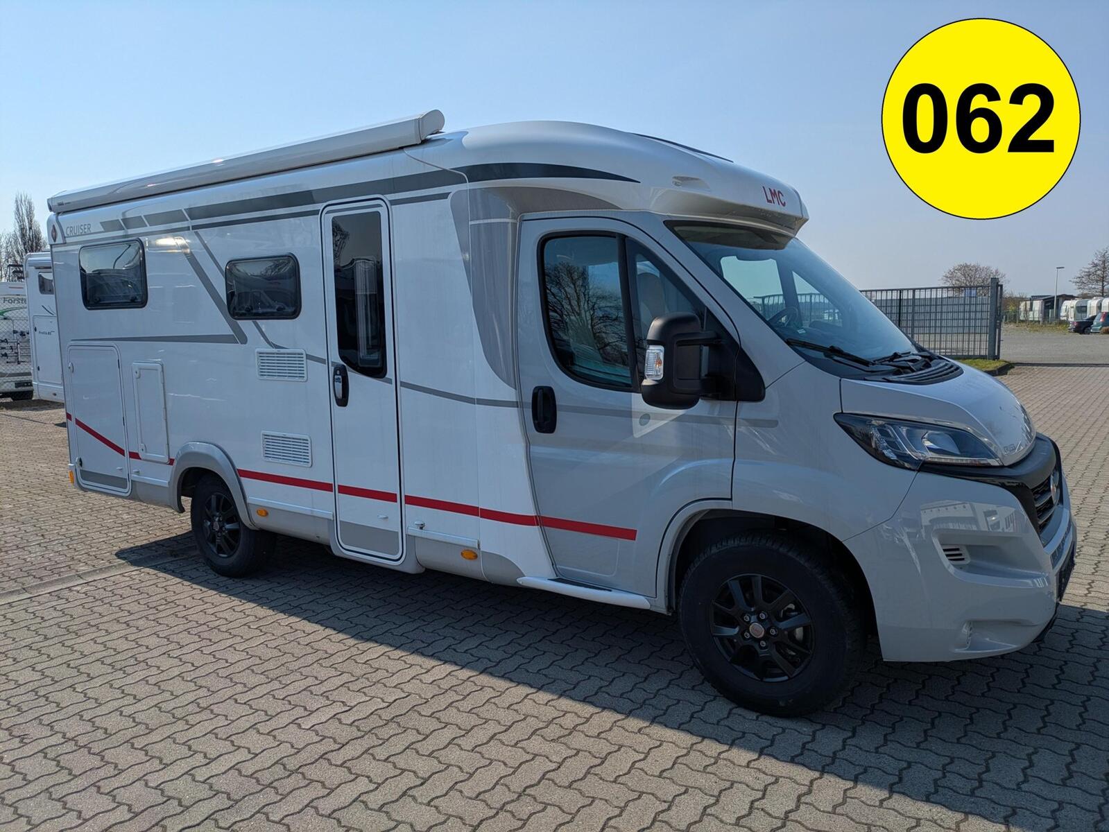 LMC Cruiser V 646 G Markise/GFK/Alu/Navi/Kamera