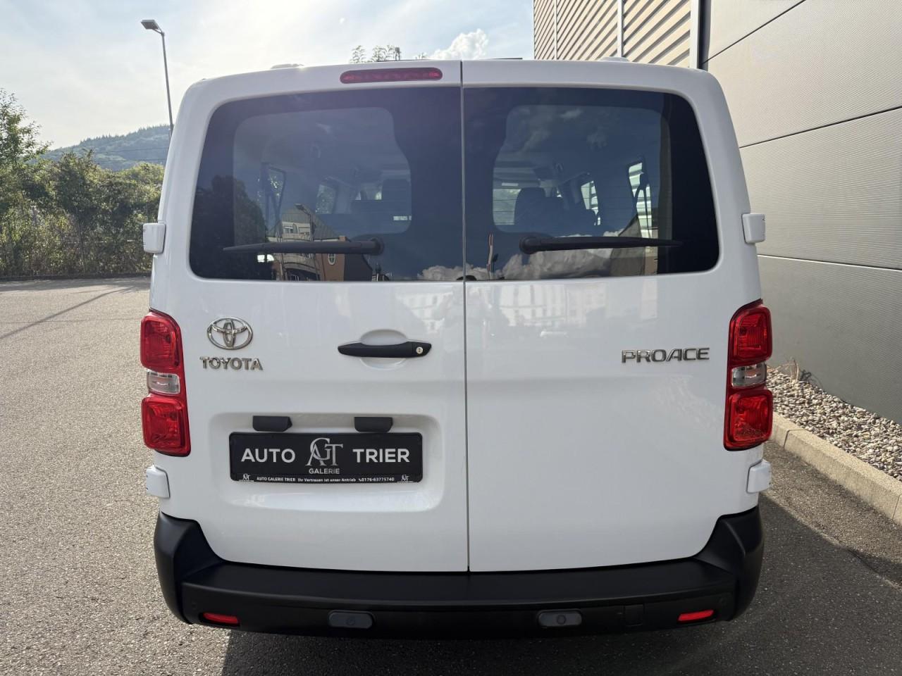 Toyota Proace 2.0 L2 Kombi Comfort NAVI PDC MFL 9SITZER