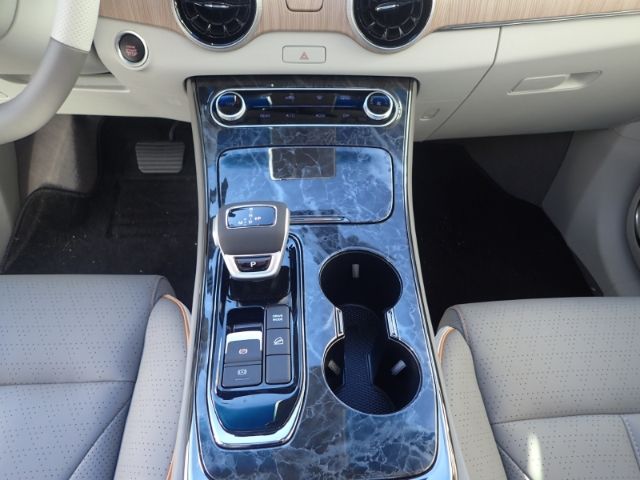 Fahrzeugabbildung DFSK Forthing 4 U-Tour Noble 1,5T 7Sitzer Shz Pano LE