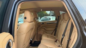 Porsche Cayenne - 10