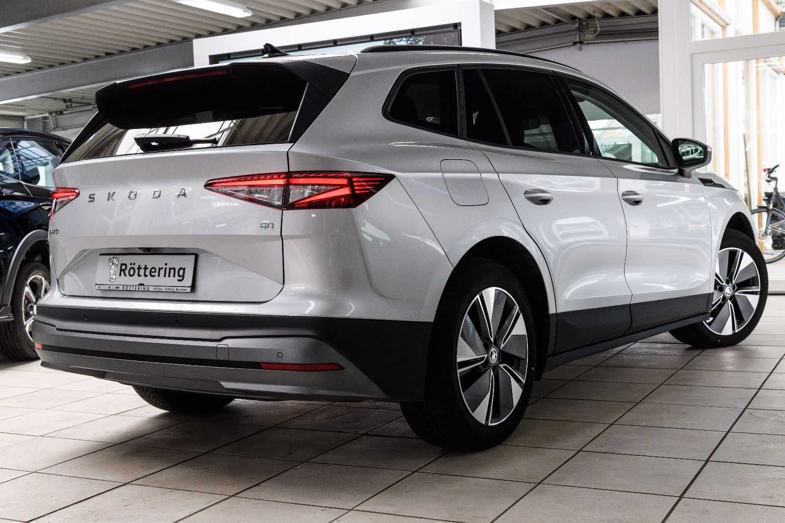 Fahrzeugabbildung SKODA Enyaq 60 Loft MATRIX-LED+RFK+NAVI+KEYLESS+SZH