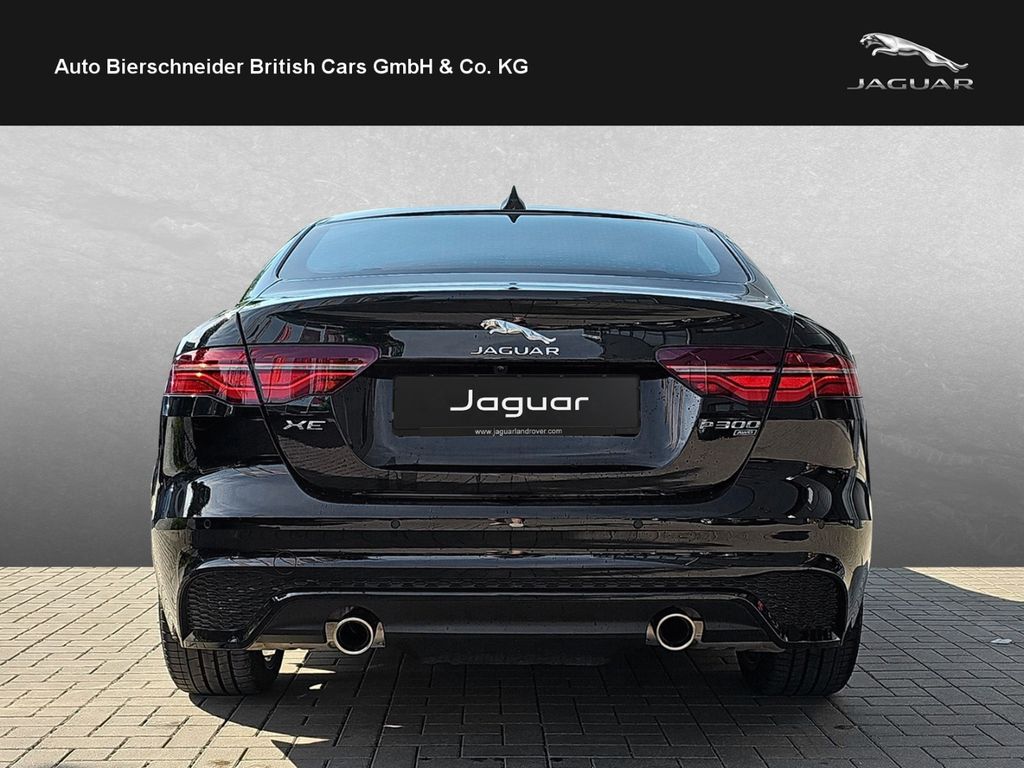 Jaguar XE P300 AWD R-Dynamic SE