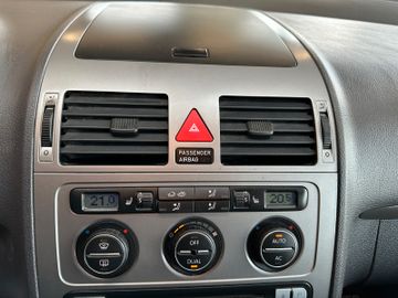 MYAUTOCENTER – Gebraucht- und Jahreswagen mit Werkstattservice in Pfaffenhofen Volkswagen Touran United *Navi*Sitzh*TÜV 0527*
