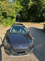 Ford Focus 2,0 Active Vignale Turnier / AHK / TÜV neu - Ford Focus: Active Vignale