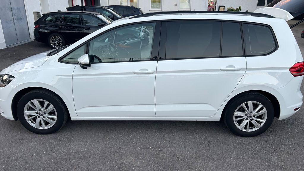 Image of Volkswagen Touran
