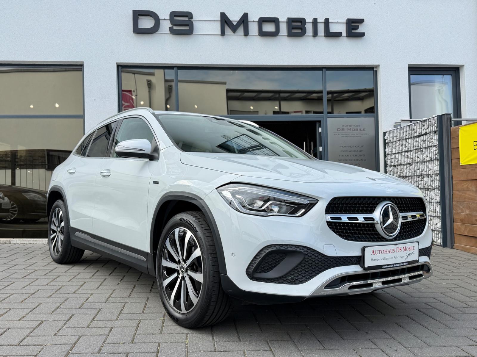 Mercedes-Benz GLA 250 e Progressive / Diamantwhite/Leder-Beige