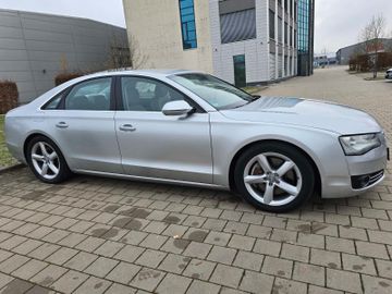 Audi A8 - 8