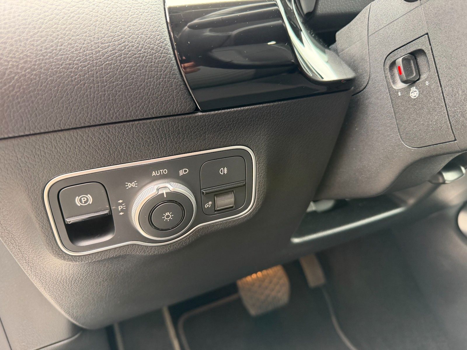 Fahrzeugabbildung Mercedes-Benz B 200 Progressive+AHK+MultiBeam+Memory+RFK+TotW