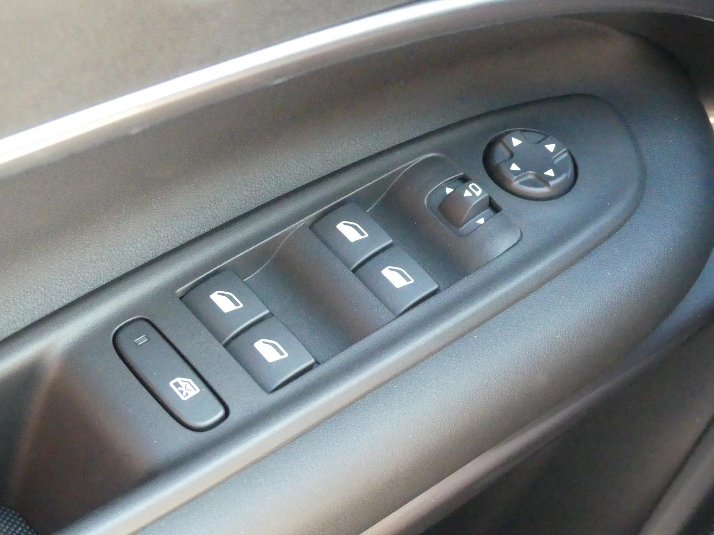 Fiat 600 HYBRID SPORT 1.2 145 PS DCT6 LED NAVI KAMERA